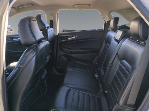 Used 2022 Ford Edge SEL image 16