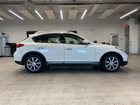 Used 2017 INFINITI QX50 2WD w/ Premium Package image 4