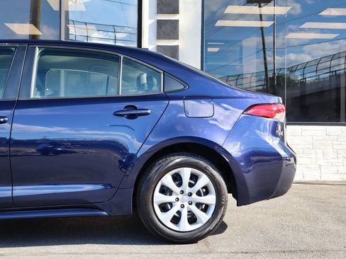Used 2025 Toyota Corolla LE FWD image 17