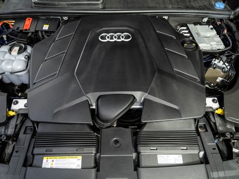 Used 2020 Audi Q8 Prestige AWD/4WD image 34