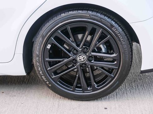 Used 2025 Toyota Camry SE FWD image 9