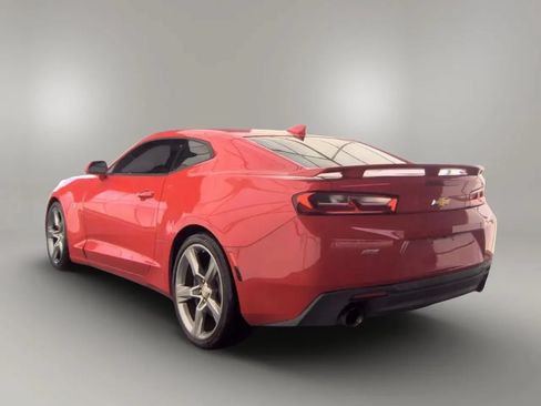 Used 2017 Chevrolet Camaro SS RWD image 2
