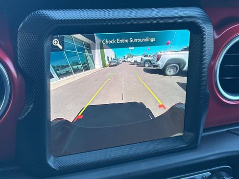 Used 2023 Jeep Gladiator Rubicon w/ Cold Weather Group AWD/4WD image 19