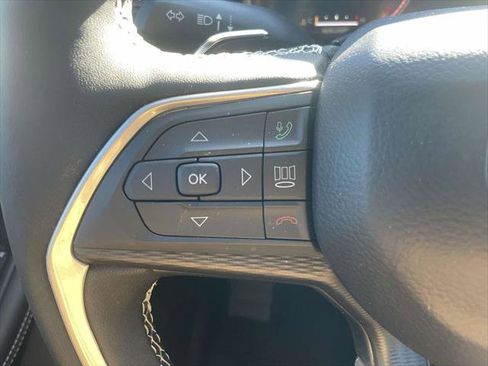 Certified 2025 Jeep Grand Cherokee Altitude RWD image 31