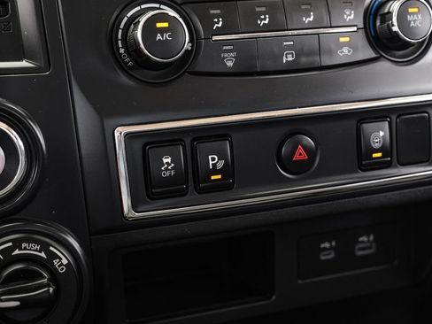 Used 2022 Nissan Titan SV w/ Accessory Utility Package AWD/4WD image 23