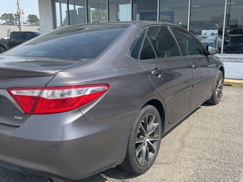 Used 2015 Toyota Camry XSE image 7