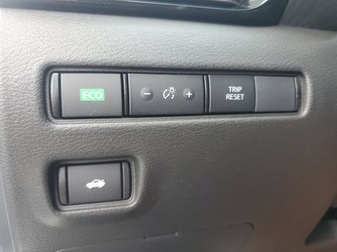 Used 2025 Nissan Sentra SV w/ All-Weather Package FWD image 27