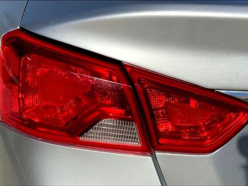 Used 2019 Chevrolet Impala LT image 27