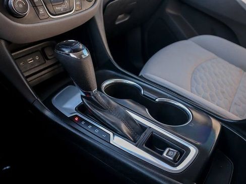 Used 2019 Chevrolet Equinox LS image 19