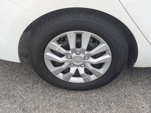 Used 2019 Hyundai Accent SE FWD image 11