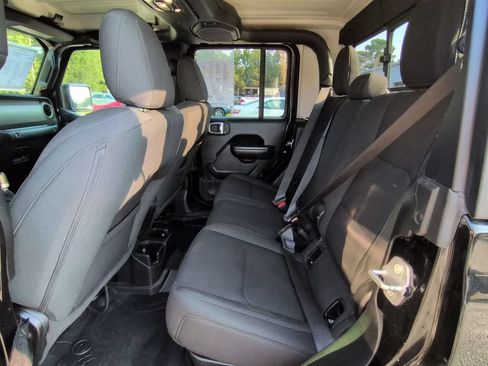 Used 2022 Jeep Gladiator Sport AWD/4WD image 14