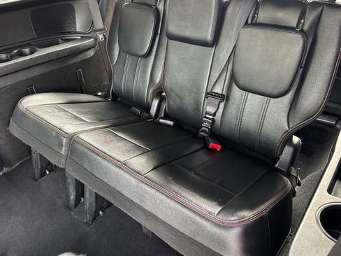 Used 2017 Dodge Grand Caravan GT FWD image 16