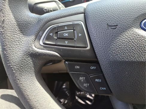 Used 2016 Ford Focus SE FWD image 25