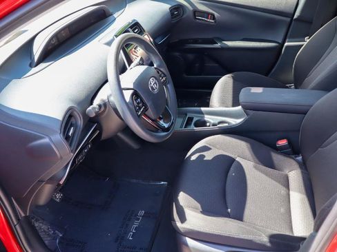 Used 2019 Toyota Prius LE w/ Carpet Mat Package AWD/4WD image 10