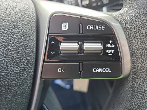 Used 2019 Kia Sorento LX image 18