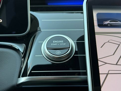 Used 2025 Mercedes-Benz S 580 4MATIC Sedan image 32