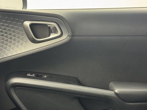 Used 2020 Kia Soul S FWD image 37