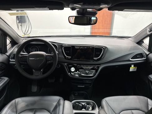 New 2026 Chrysler Pacifica Select w/ S Appearance Package image 39