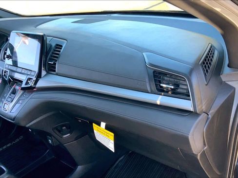 Used 2024 Honda Odyssey Sport image 18