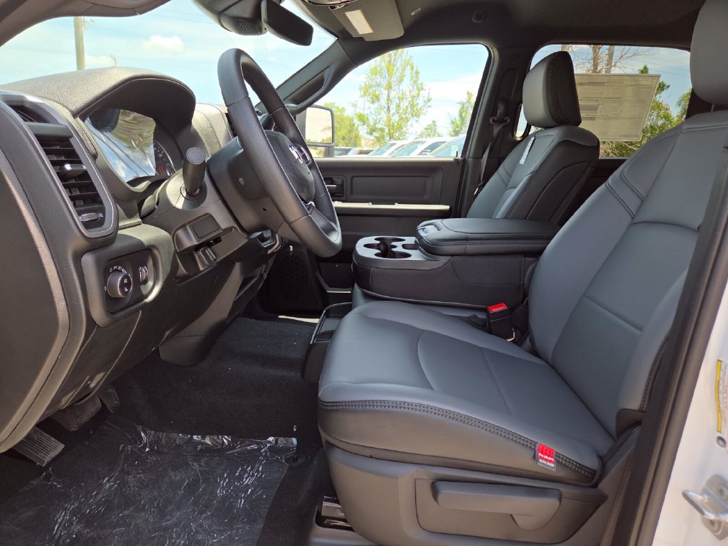 New 2026 RAM 3500 Tradesman AWD/4WD image 27