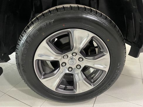 Used 2019 RAM 1500 Laramie image 12