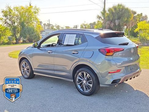 Certified 2022 Buick Encore GX Essence w/ Advanced Technology Package FWD image 3