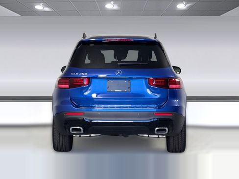 New 2025 Mercedes-Benz GLB 250 image 9
