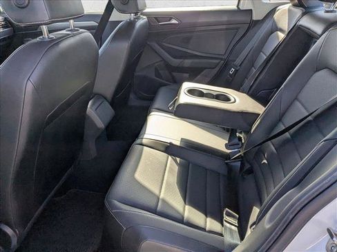 Used 2022 Volkswagen Jetta SE image 18