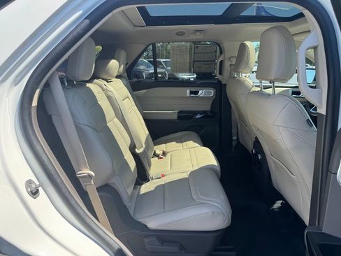 Certified 2023 Ford Explorer Platinum w/ Technology Package AWD/4WD image 20