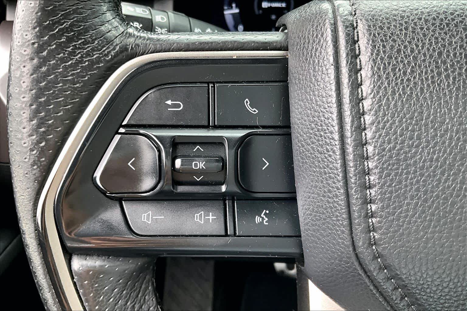 Used 2024 Toyota Tacoma TRD Sport w/ TRD Sport Upgrade Package AWD/4WD image 20