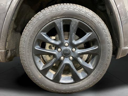 Used 2020 Jeep Grand Cherokee Altitude image 20