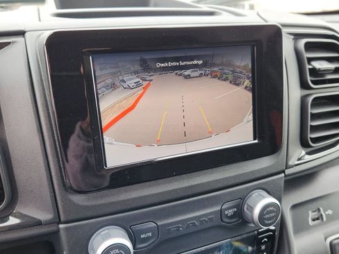 Used 2025 RAM ProMaster 2500 w/ Convenience Group image 21