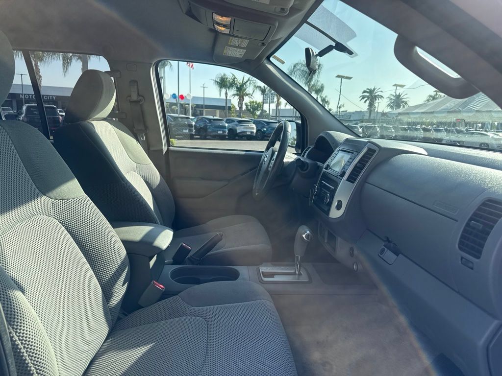 Used 2018 Nissan Frontier SV RWD image 8