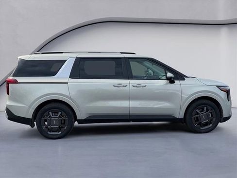 New 2026 Kia Carnival EX image 6