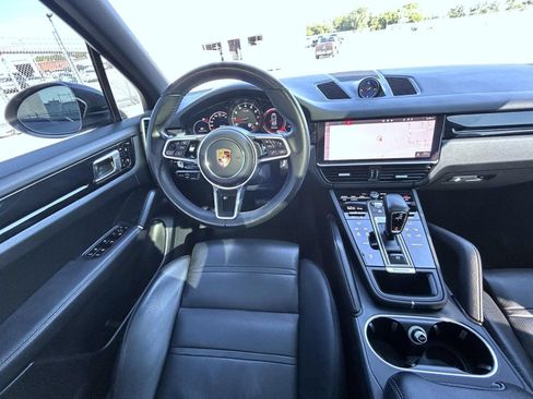 Used 2021 Porsche Cayenne AWD/4WD image 13