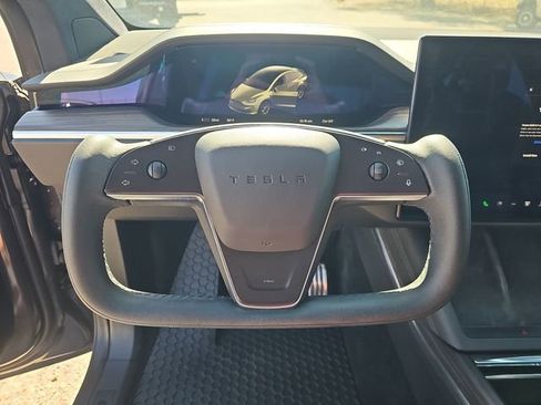 Used 2022 Tesla Model X image 20