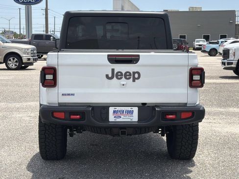 Used 2023 Jeep Gladiator Rubicon w/ LED Lighting Group AWD/4WD image 6