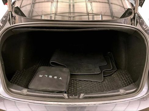 Used 2018 Tesla Model 3 Long Range RWD image 33