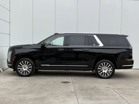Used 2026 Cadillac Escalade ESV Platinum Luxury w/ LPO, Floor Liner Package AWD/4WD image 4
