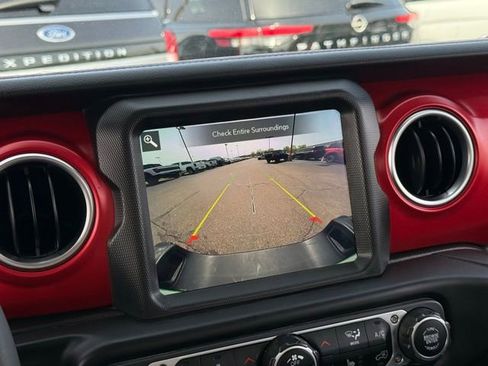 Used 2023 Jeep Gladiator Rubicon w/ Dual Top Group AWD/4WD image 4