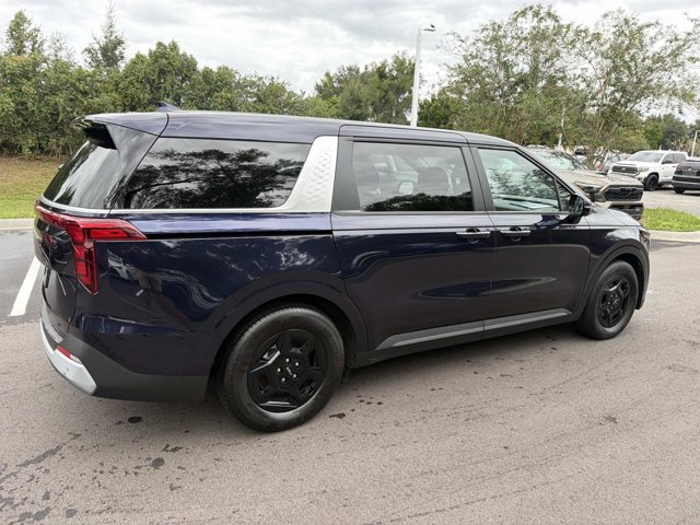 Used 2026 Kia Carnival FWD image 2