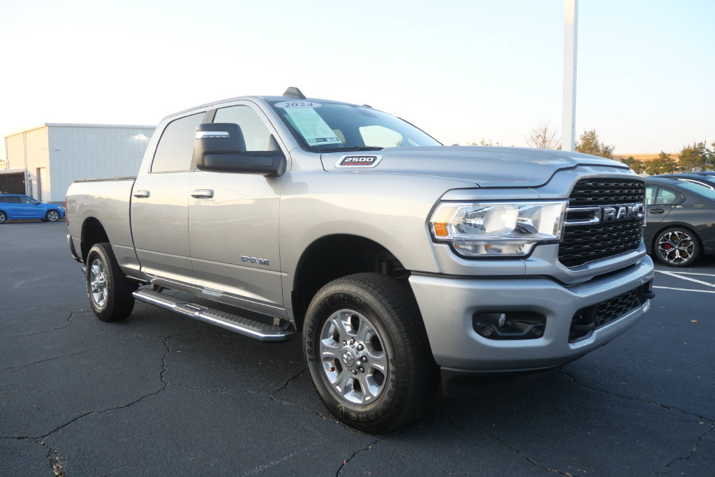 Used 2024 RAM 2500 Big Horn w/ Sport Appearance Package AWD/4WD image 4