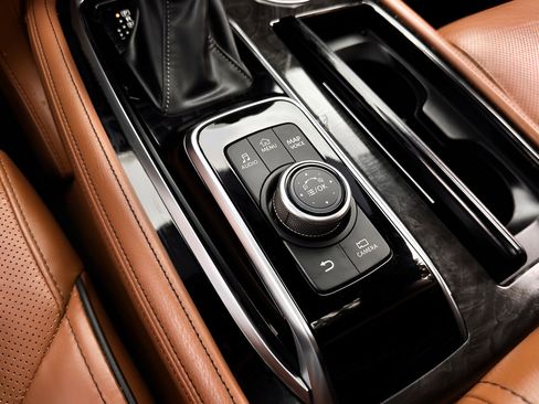 Used 2024 INFINITI QX80 Sensory w/ All-Season Package RWD image 12