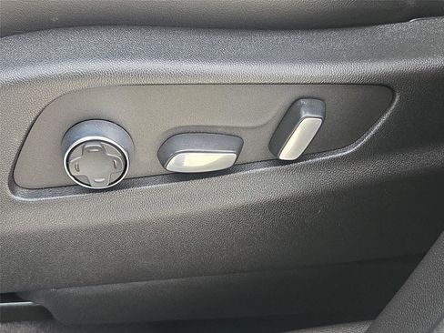 Used 2024 Cadillac XT4 Premium Luxury FWD image 25