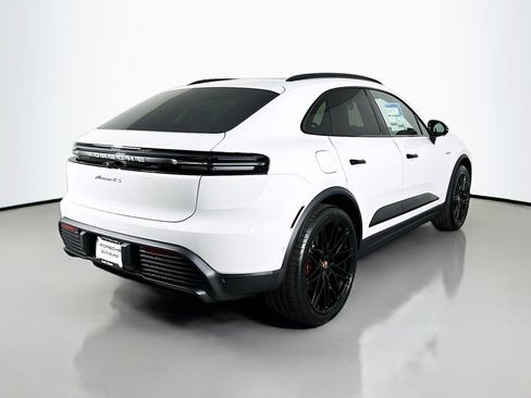 New 2026 Porsche Macan 4S Electric AWD/4WD image 9