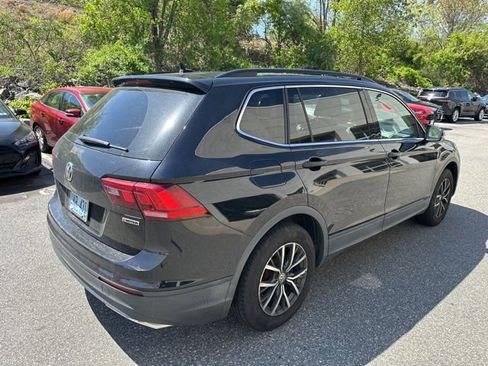 Used 2019 Volkswagen Tiguan SE w/ Panoramic Sunroof Package AWD/4WD image 2