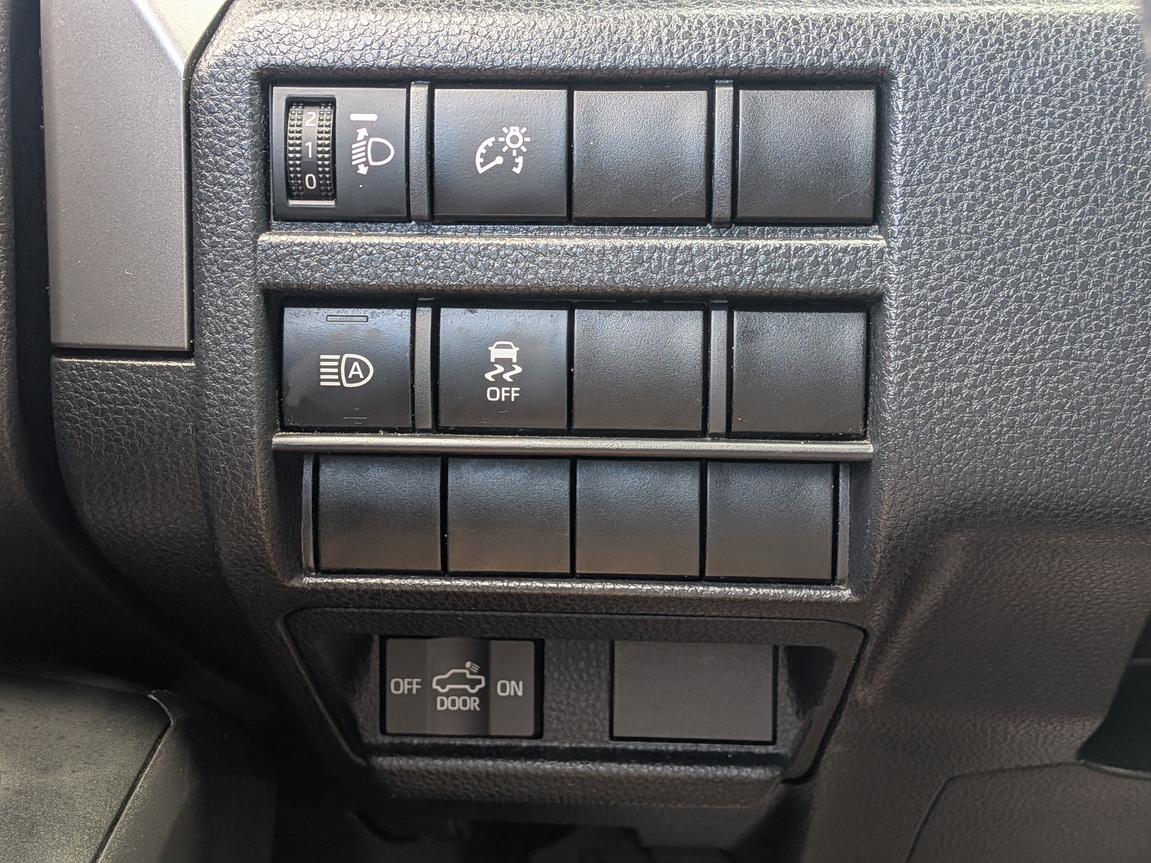 Used 2024 Toyota Tacoma SR5 AWD/4WD image 23