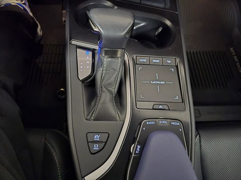 Used 2021 Lexus UX 250h w/ Premium Package AWD/4WD image 26