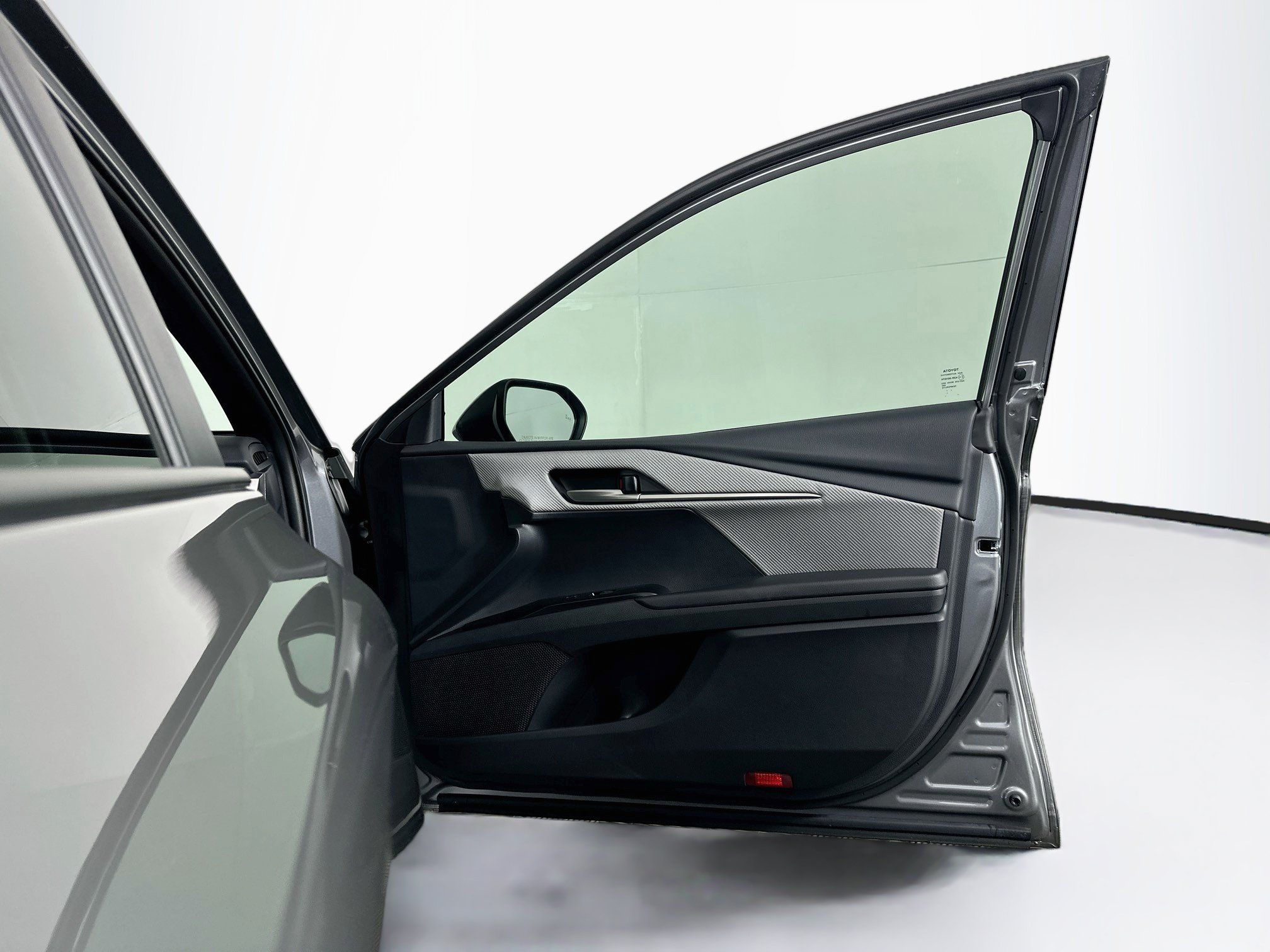 Used 2026 Toyota Camry SE FWD image 31