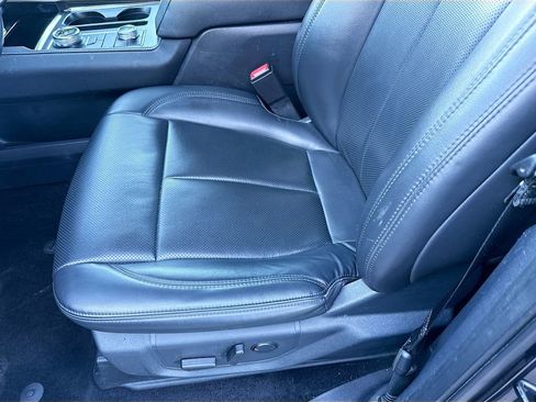 Used 2022 Ford Expedition Max XLT image 21